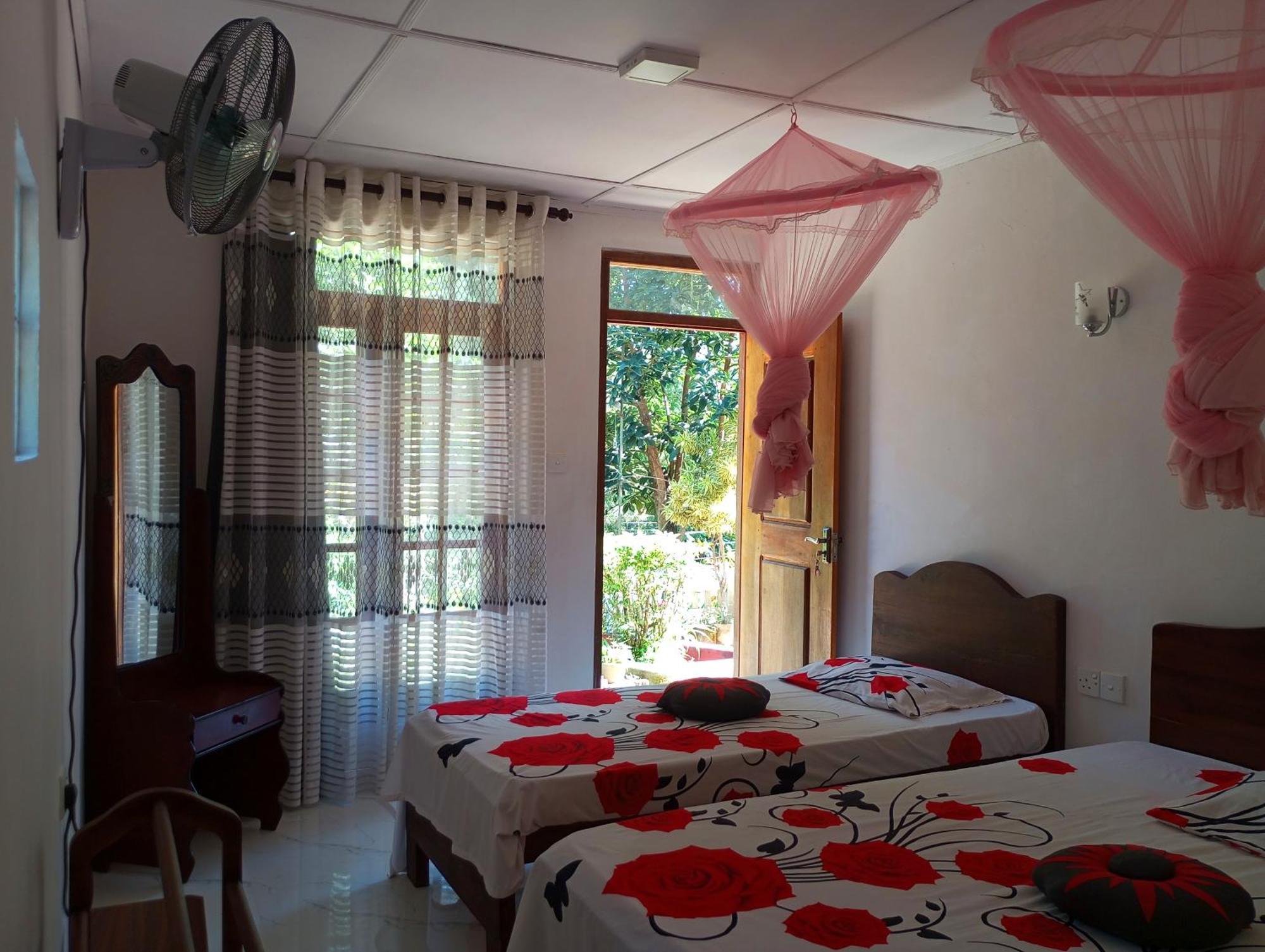 Pleasure Mount Homestay Ella Bagian luar foto